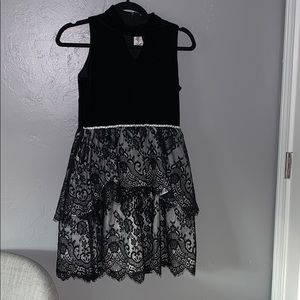 RE sz 14-16 black lace/velvet dress NWOT